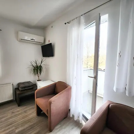 בית הארחה Mlada Lipa 3*