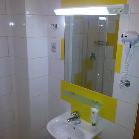 בית הארחה Mlada Lipa 3*